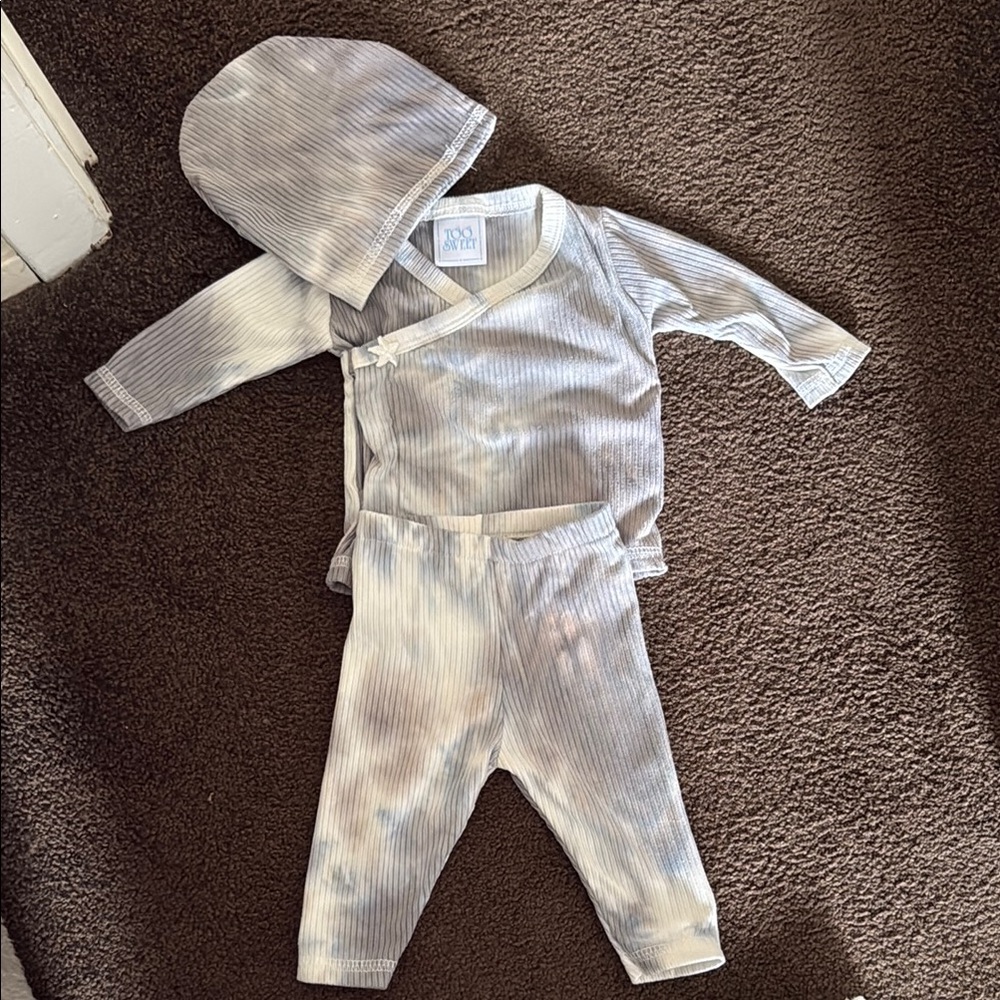 Tie Dye Newborn Baby Unisex Outfit with Matching Hat and Blanket
